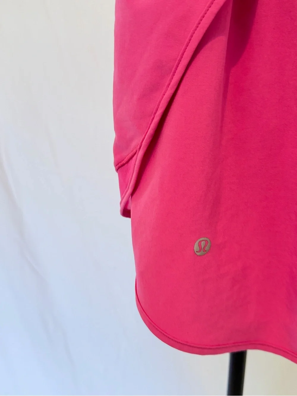 Lululemon Hotty Hot High-Rise Skirt Size 2 Hot Pink Built-In Shorts